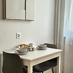 Cosy - 2 Bedrooms & Free Parking - Apartmán Bern