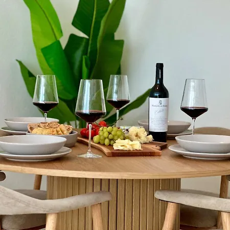 דירה Cosy - 2 Bedroom & Free Parking - ברן