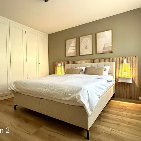 Cosy - 2 Bedrooms & Free Parking -