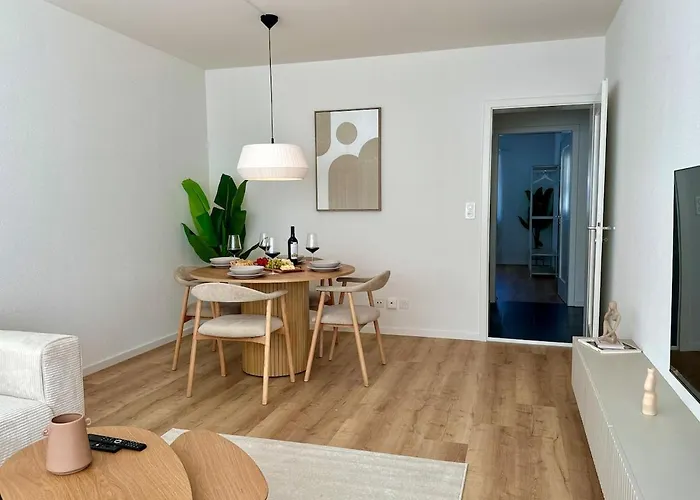 Cosy - 2 Bedroom & Free Parking - Lejlighed