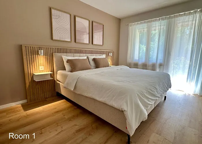 דירה Cosy - 2 Bedroom & Free Parking - ברן