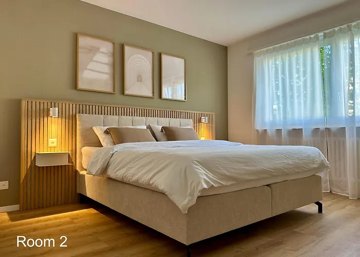 Cosy - 2 Bedroom & Free Parking - דירה