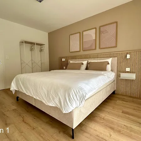 Cosy - 2 Bedroom & Free Parking - Berna